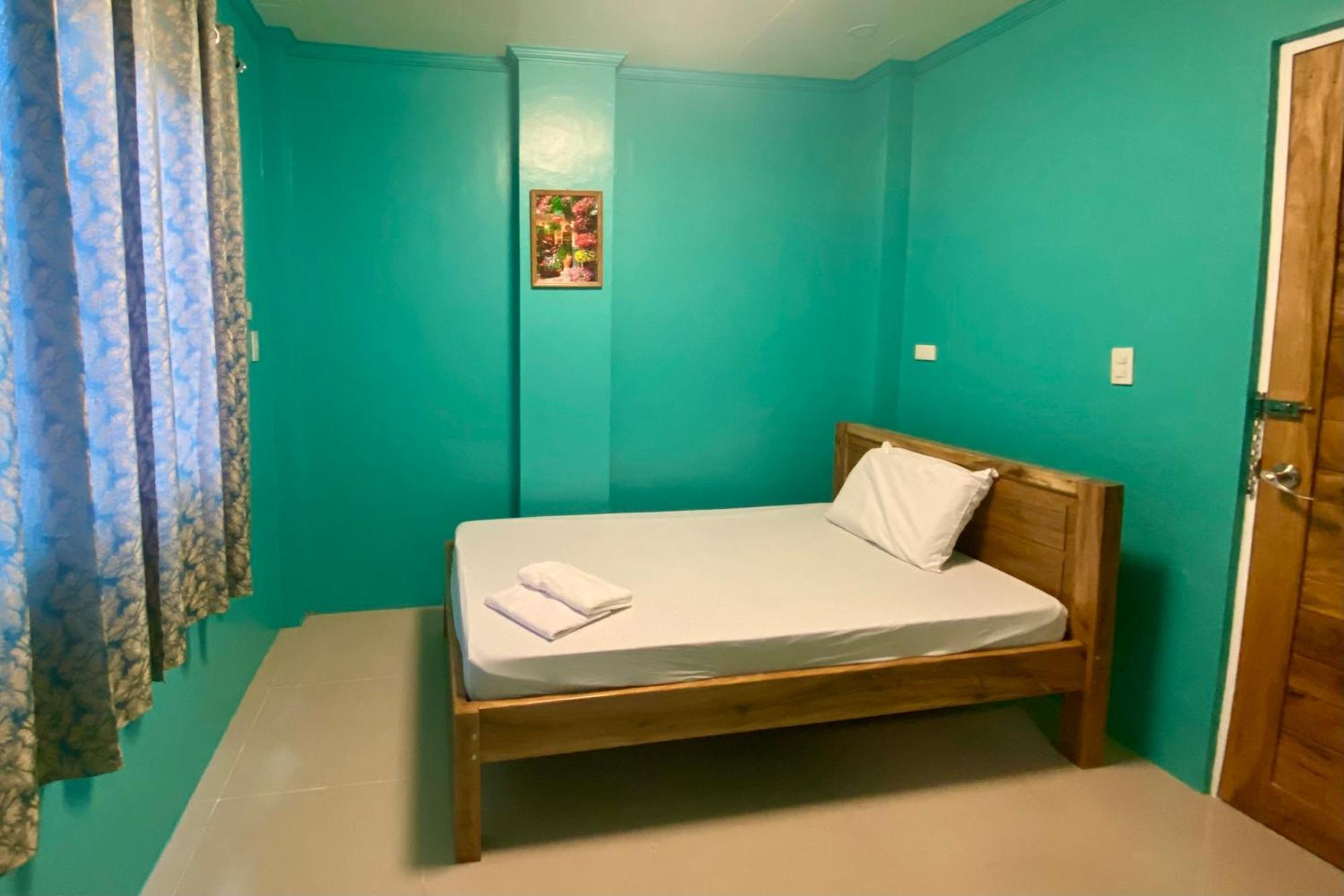 Drossgold Pension House Tubigon Room photo
